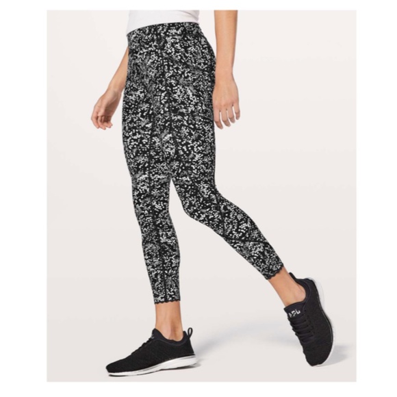 lululemon athletica Pants - Lululemon Tight Stuff Tight II *25"